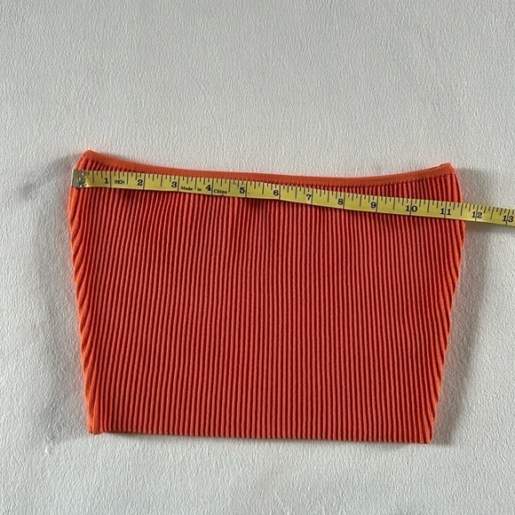 NWOT ARITZIA Babaton Sculpt Knit Cropped Bra tank - Picture 4 of 6